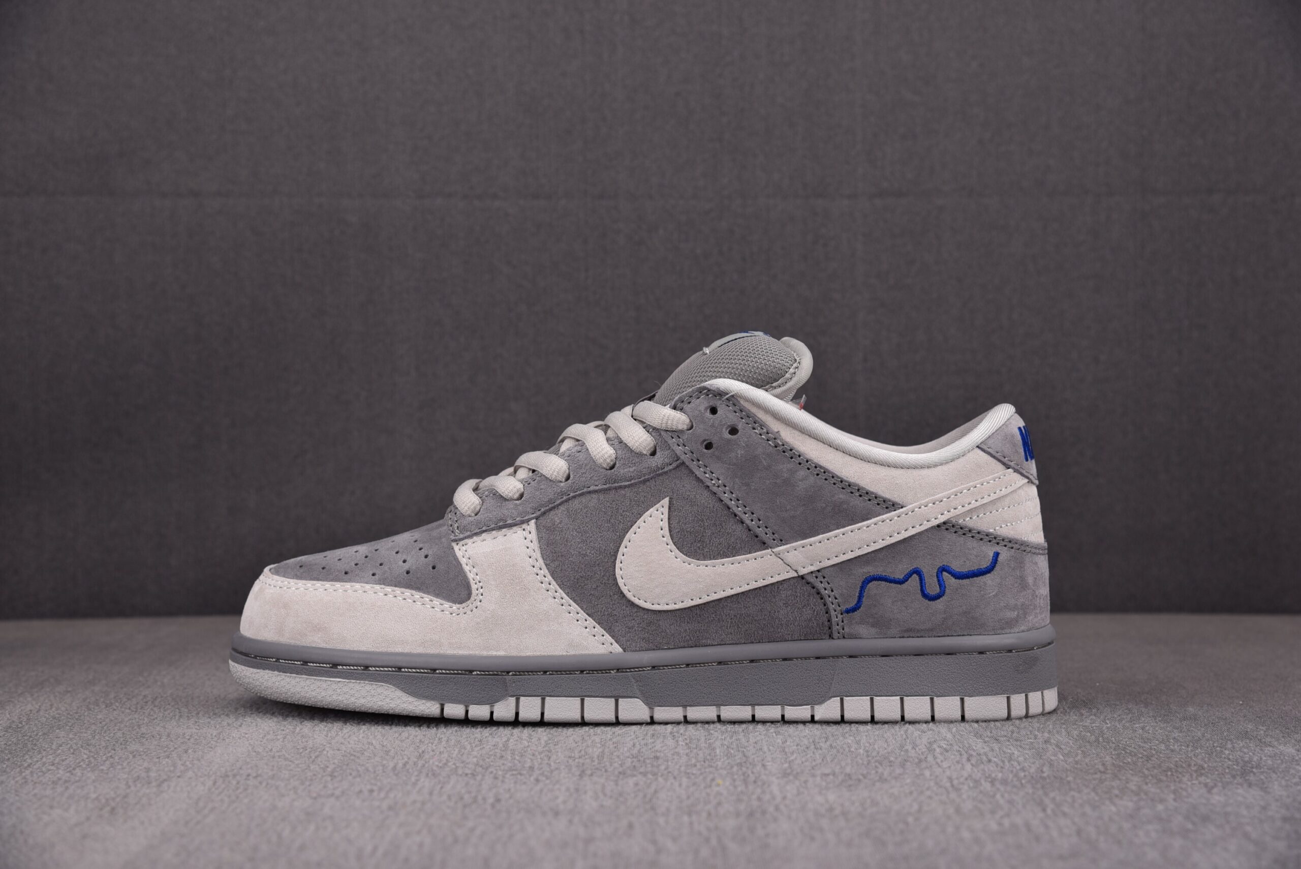 Nike SB Dunk Low "London"