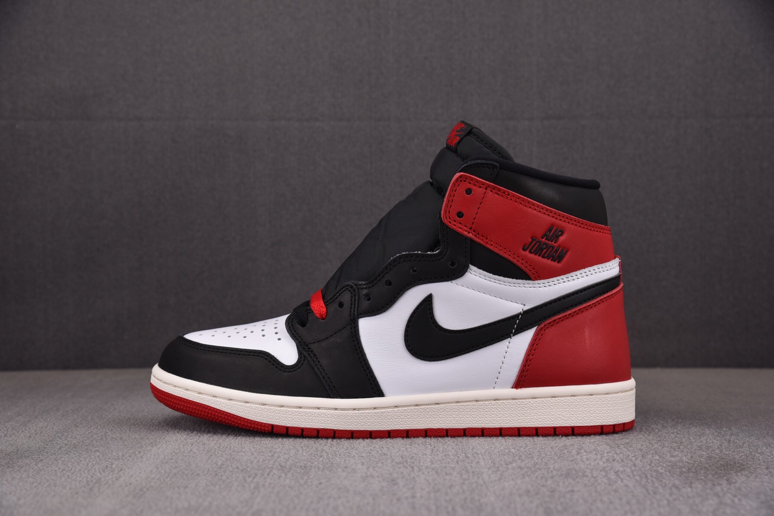 Nike Air Jordan 1 Retro High OG 'Black Toe Reimagined'